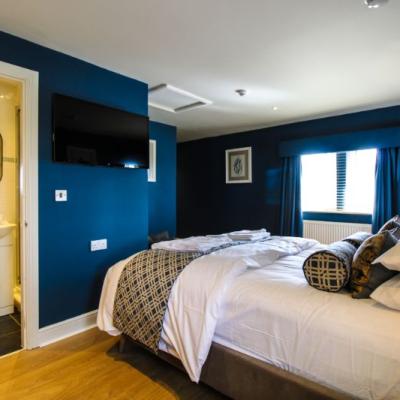 Ensuite Bedrooms 12