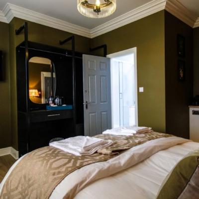 Ensuite Bedrooms 29